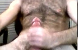 Very hairy daddy bear on cam