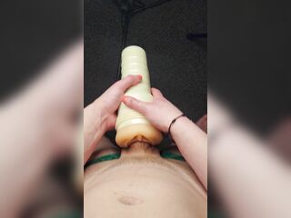 ts doxy kendra gives her fleshlight a facial ????