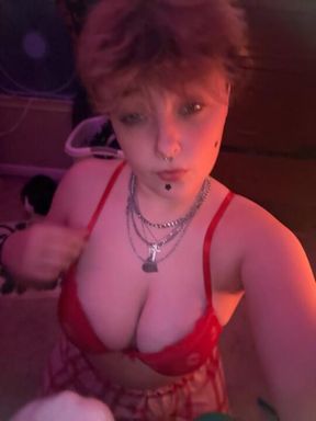 3 mins worth of me in my bra worshipping my wife feet😩