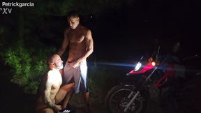 Petrick Garcia - Alisei O motouber é chamei para um sexo no mato e apareceu mais 2 homem levei leite