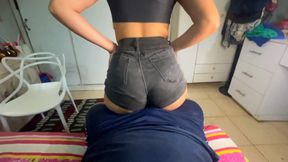 LAP DANCE WITH SHORTS