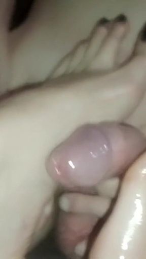 Barefoot and Oiled Footjob with Fantastic Cumshot