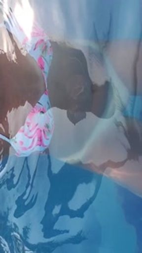 Milf Loses Bikini in Party Pool in Cancun