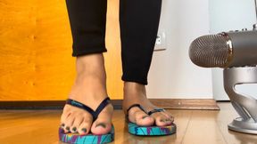 Blue flipflops ASMR in 4 K