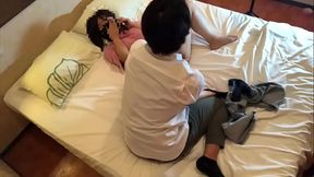 【浮気現場】彼氏から電話がかかってきてるのにも関わらず他の男とSEXに励む彼女。