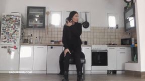 Mistress Natasa loves to sit on her slave's face! B wmv