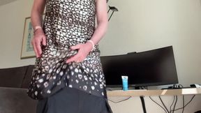 Boss Has No Time - Secretary Has to Get It Herself