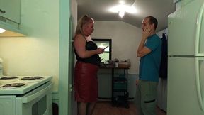 guy decides to dress as woman for the first time