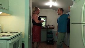guy decides to dress as woman for the first time