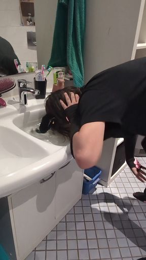 drowning kitty :3