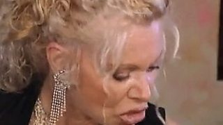 Gaping, fisting – mature whore getting ass fisted