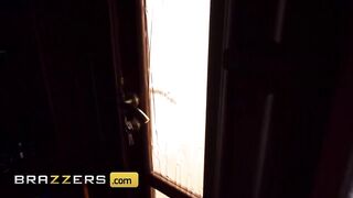 Brazzers – Mia Bandini is Having Fun with herself while Watching Porn on