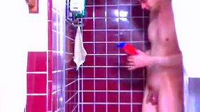 Duder Showering on Cam