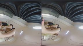 The 3DVR180 HEIYU high heeled sandals POV outshines dwarfs