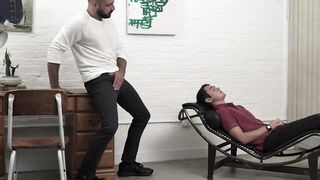 Relaxing headshrink session and sex