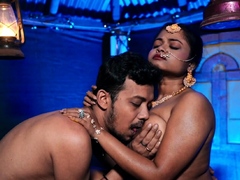 Sexy milf babe playing with dildo on webcam