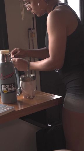 I Showed My Dick to My Stepmother, and Her Reaction Was What I Expected