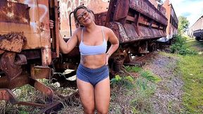 she is a real slut and loves to have sex outdoors in forbidden places, we went to the railroad and she soon opened her ass and pissed and farted on my dick. vagninho e luna oliveira