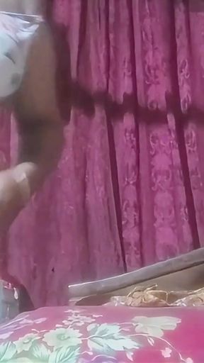 Bangladeshi woman cleaning house alone how to have sex with herself with her lower finger.   Clip 1