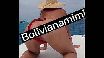 Mira ese paseo turistico con mi culito como atraccion principal.... el capitan me dejo ir en el techo del barco para dar un showzinho  Video completo en&nbsp_bolivianamimi.tv