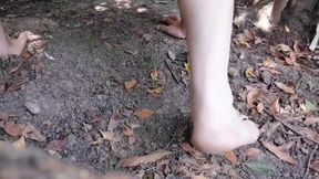 Gorgeous Crossdresser Making Seductive Eye  While Dancing