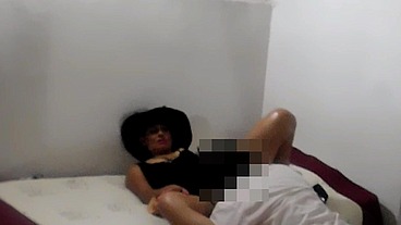 VINO UN FANS A VER COMO FILMABAMOS UN VIDEO Y EN EL DESCANSO LO HICE CHUPARME LA CONCHA