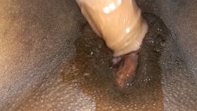 Tia Tetona Y Culona Tiene Un Rico Orgasmo Con Su Juguete Sexual