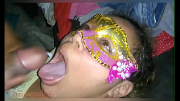 Puta tomando leitinho de piroca