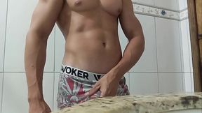Intense orgasm of a TEEN boy Gr&aacute_tis