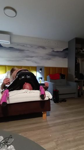Goddess Katrix Face Sitting in Latex Pants Provocation