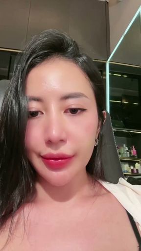 A GIRL WHO WANTS TO MAKE A VIDEO CALL   Clip 1