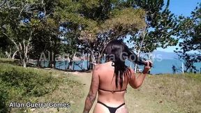 dogging eita indiazinha gostosa e tatuada chupo a rola do lutador de mma allan guerra gomes no mato a beira da praia apos tomar uma ducha no estacionamento