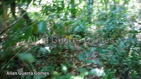 dogging eita indiazinha gostosa e tatuada chupo a rola do lutador de mma allan guerra gomes no mato a beira da praia apos tomar uma ducha no estacionamento
