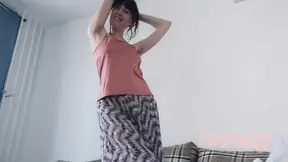 Super Hairy Milf demands a tasty tongue session between her hairy legs