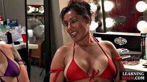Lesbian wrestler pussyfingering