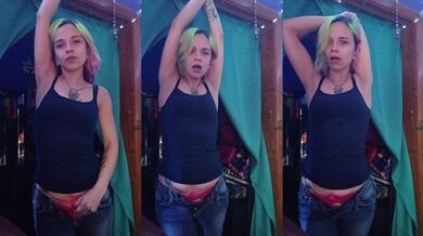 Petite MILF’s jeans soaked by agony clit sucking orgasm