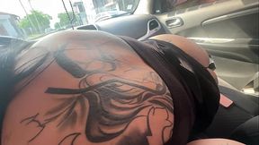 Oral sex in the car &mdash;  I roll down the windows so everyone can see her giving head and her big ass - Mamiimaldii