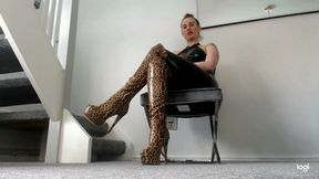 Sit and watch My sister destroy you loser (MOV)