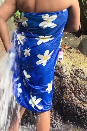 Sri Lankan Natural Girl Bathing