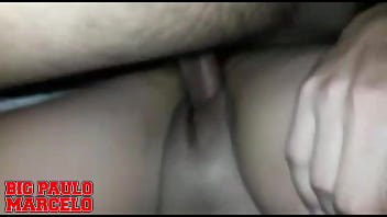 Tentei comer o cuzinho dela de ladinho, s&oacute_ entrou a cabecinha!