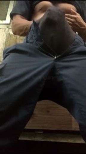 29 Bare hands are not enough, even "cloth" can be handled! The tremendous sexual desire of a working man finally brings masturbation to the realm of penance ...