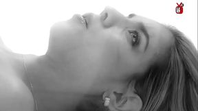 &iexcl_Qué Rico! Ale Díaz se rajó con acalorada sesión pa'_ La CuartaTV