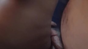 Gordinho do guincho veio e meteu gostoso e depois deu aquela leitada no meu