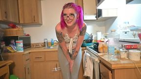 Housework Pee Desperation