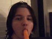 ftm seductively eating an iceblock bc i ran out of ideas