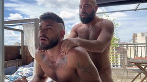 cara peludao fudendo gostoso rabo de passivo tatuado