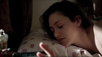 Emmy Rossum topless in Shameless S05 E06