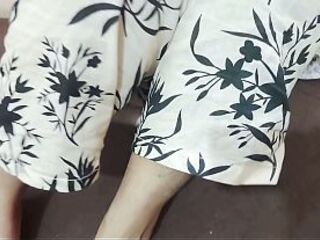 Viral stepsister enters sister-in-law's room