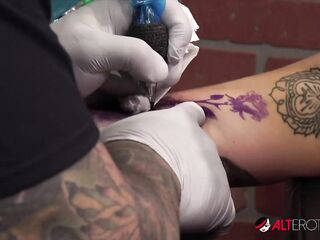 Amber Luke masturbates whilst getting tattooed