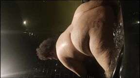 nada melhor que uma hidro e uma boa foda com a bbw trans mamifera